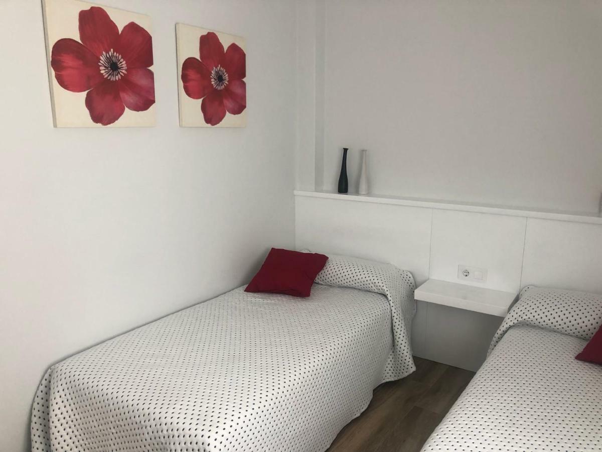 1º - Alojamiento En Pueblo Marinero Nigran Bagian luar foto