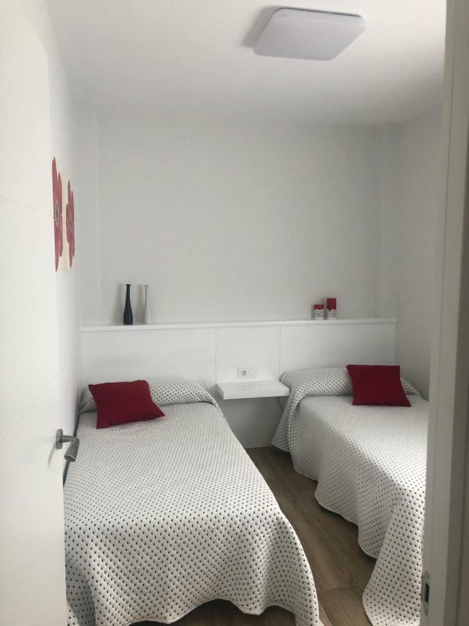 1º - Alojamiento En Pueblo Marinero Nigran Bagian luar foto